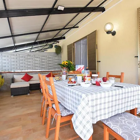2 Bedroom Gorgeous Apartment In Perdifumo Apartamento