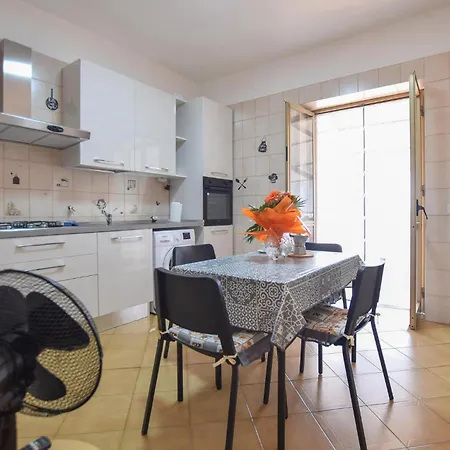 Lovely In With House Sea View