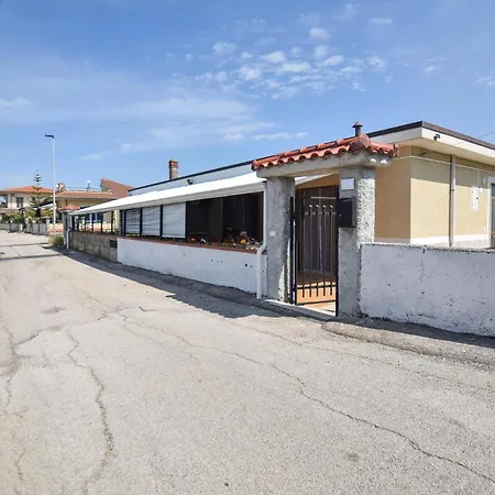 2 Bedroom Gorgeous Apartment In Perdifumo