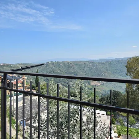 2 Bedroom Gorgeous In Appartamento Perdifumo